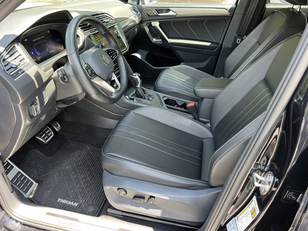 Used 2022 Volkswagen Tiguan SE R-Line FWD image 7