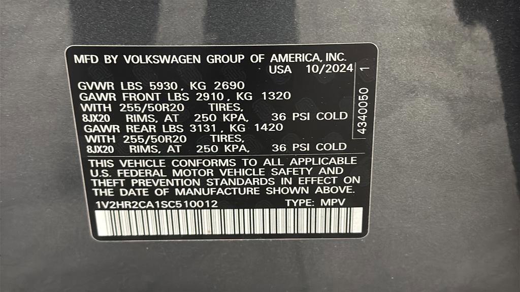 Used 2025 Volkswagen Atlas SE image 32