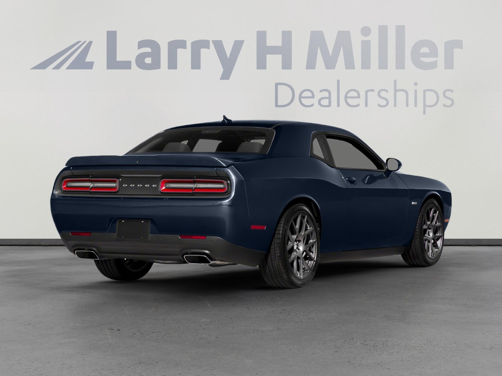 Used 2015 Dodge Challenger SXT Plus w/ Driver Convenience Group RWD image 3