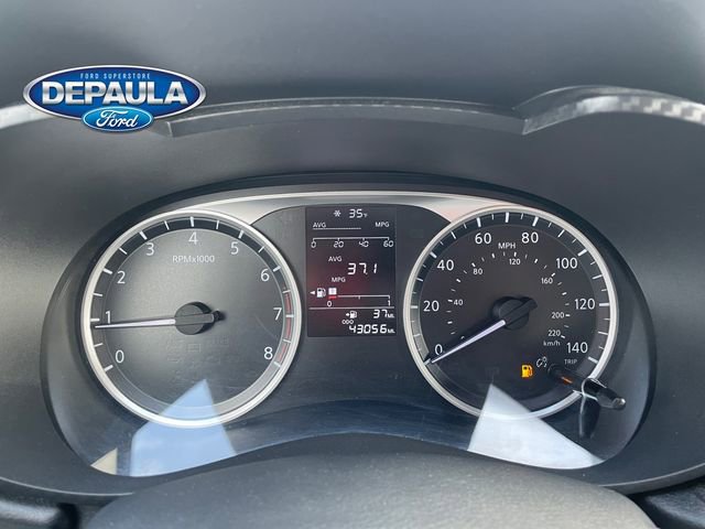 Used 2021 Nissan Versa S image 2