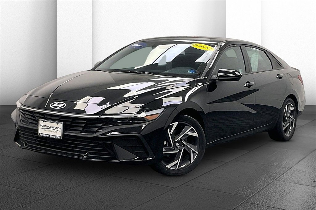 Certified 2025 Hyundai Elantra SEL image 10