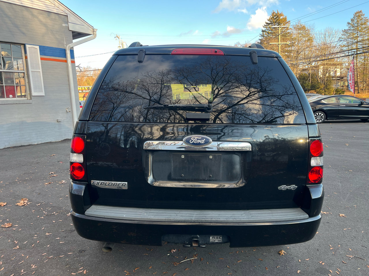 Used 2010 Ford Explorer XLT image 4