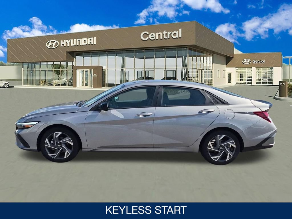 Certified 2025 Hyundai Elantra Sport FWD image 5