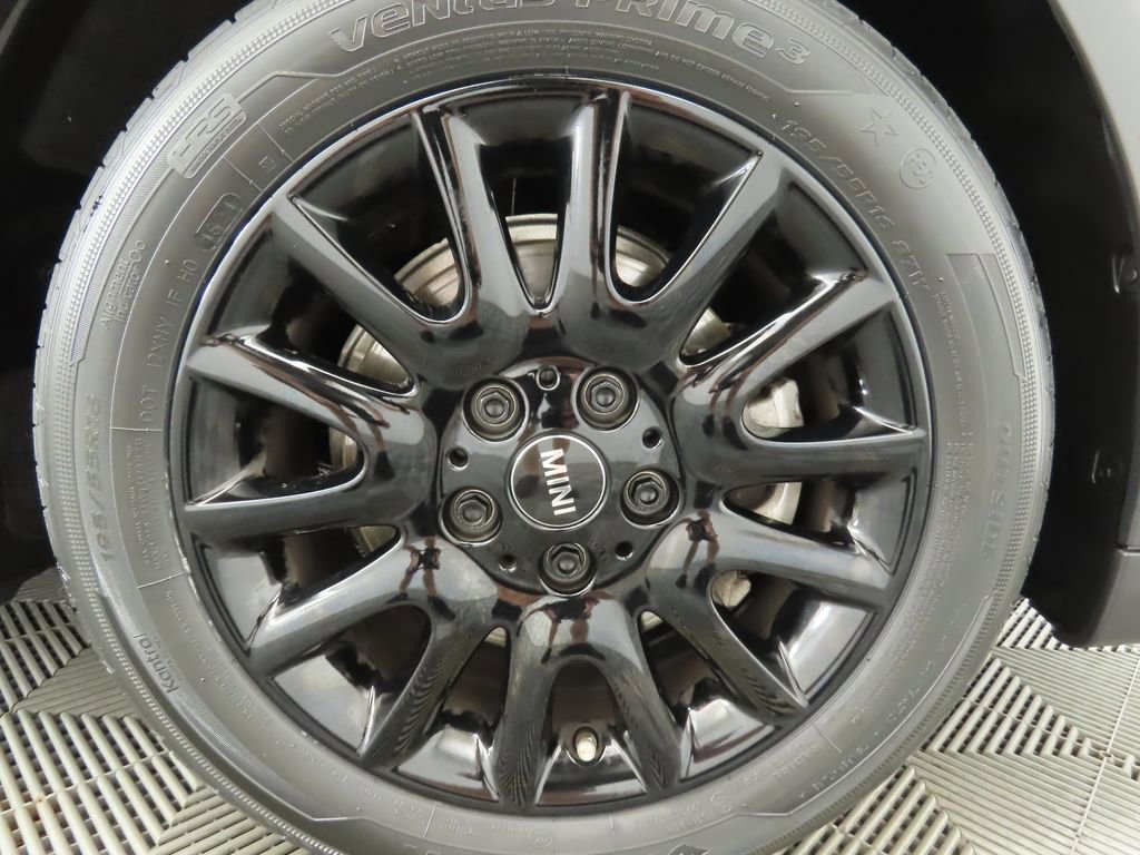 Certified 2024 MINI Cooper Convertible w/ Signature Upholstery Package image 30