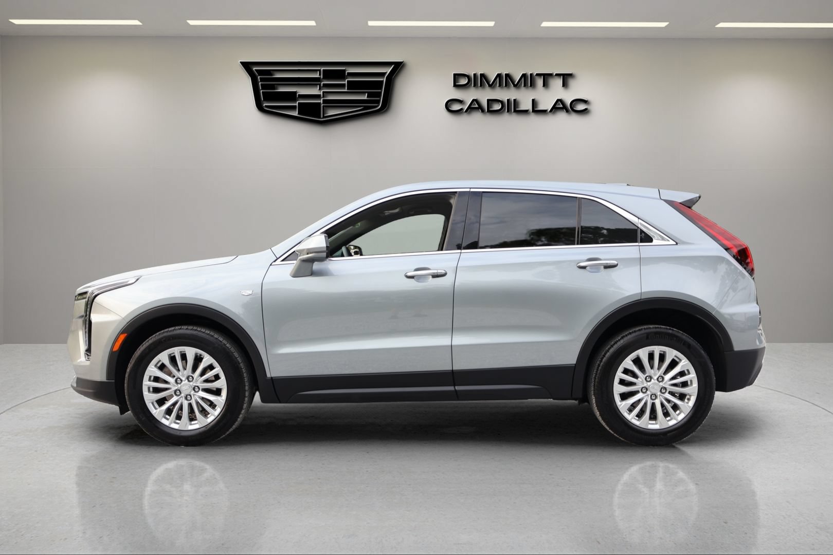 Certified 2024 Cadillac XT4 Luxury FWD image 8