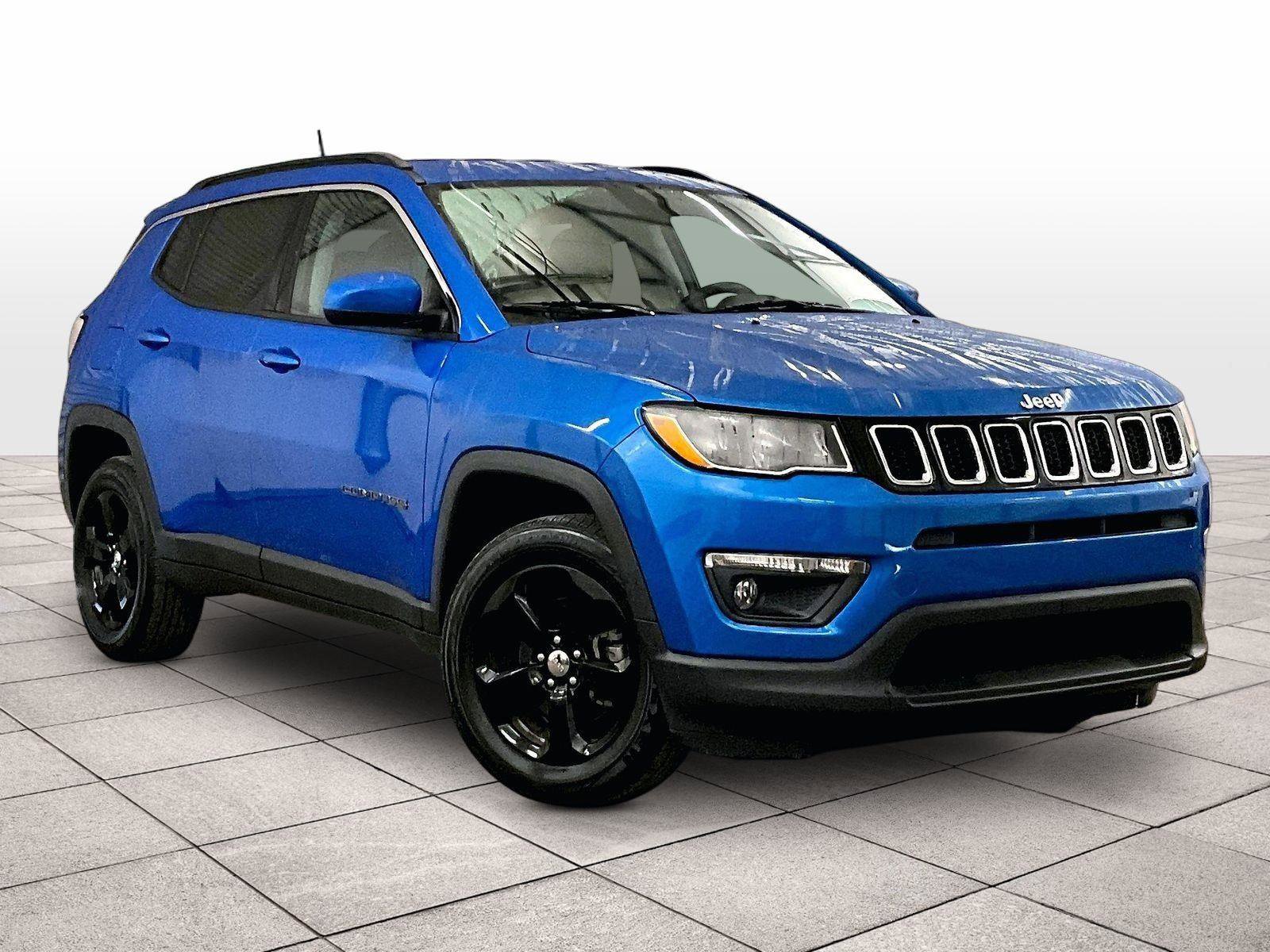 Used 2018 Jeep Compass Latitude image 2