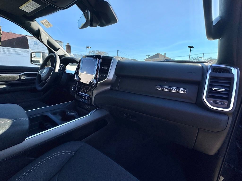 New 2026 RAM 1500 4x4 Crew Cab image 17