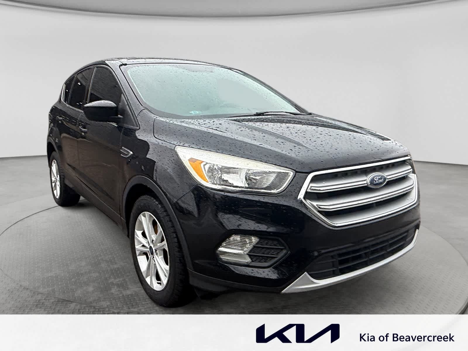 Used 2017 Ford Escape SE FWD image 3