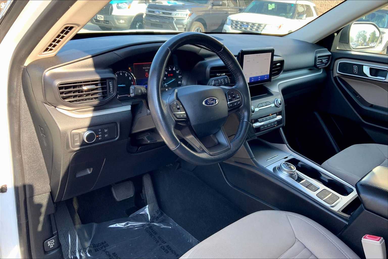 Used 2020 Ford Explorer XLT RWD image 17