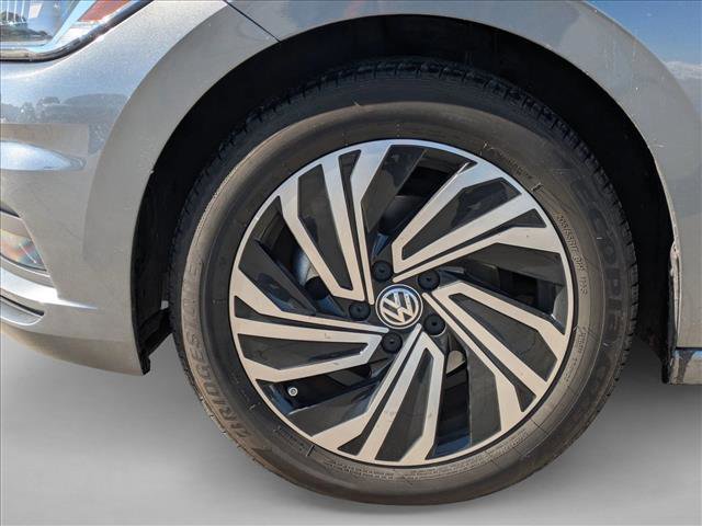 Used 2021 Volkswagen Jetta SEL Premium image 9