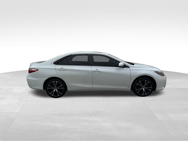 Used 2017 Toyota Camry XSE image 6