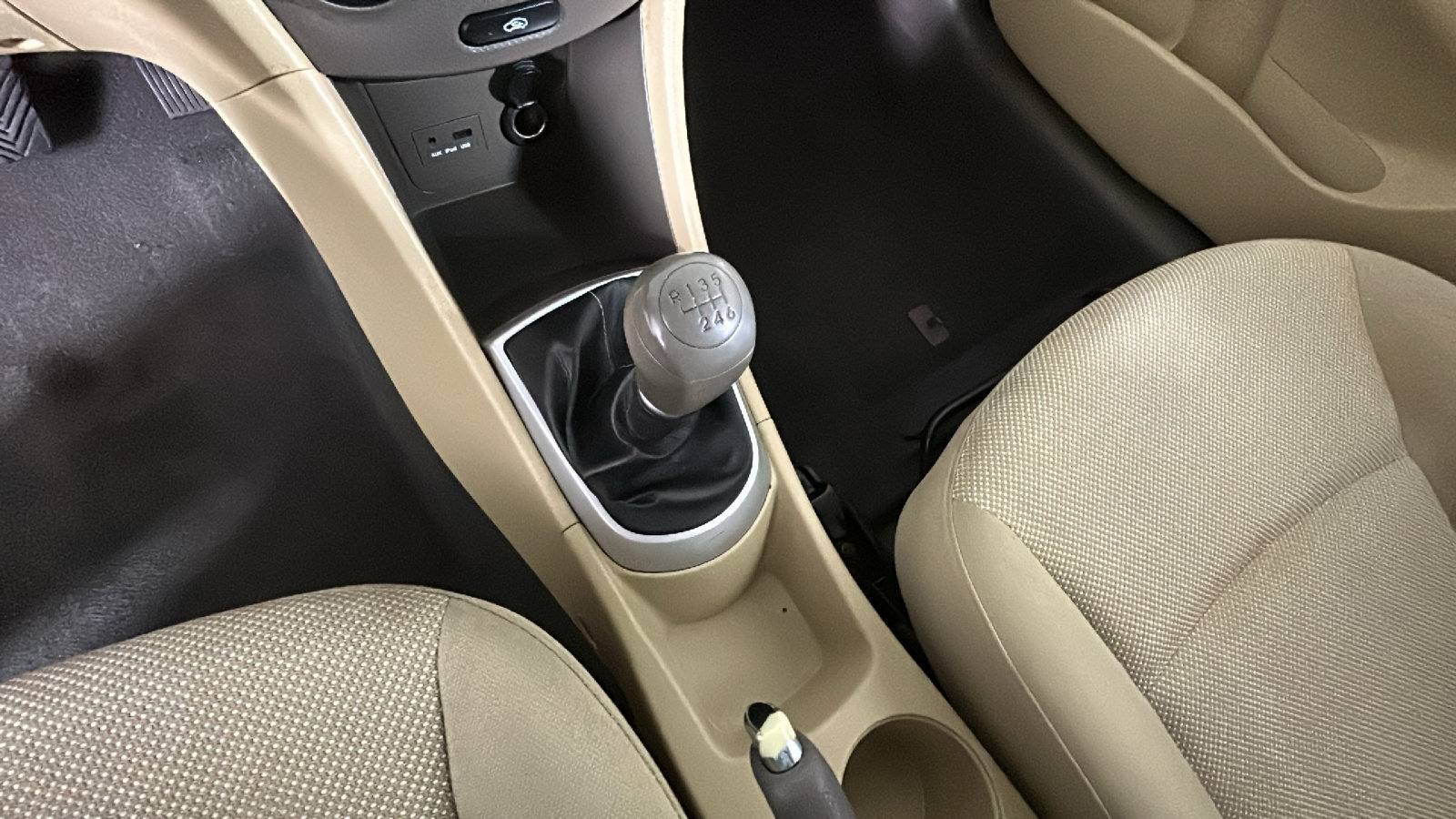 Used 2013 Hyundai Accent GLS FWD image 25