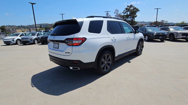 Used 2025 Honda Pilot Sport image 8