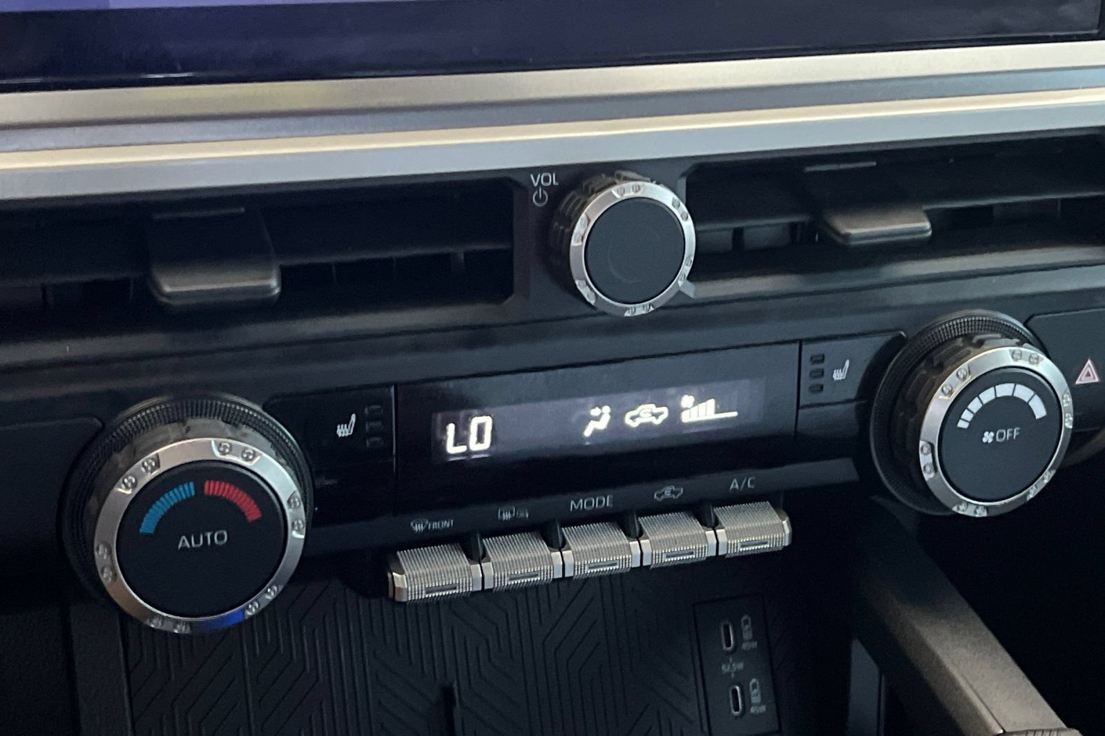 Certified 2025 Toyota Tacoma TRD Sport AWD/4WD image 16