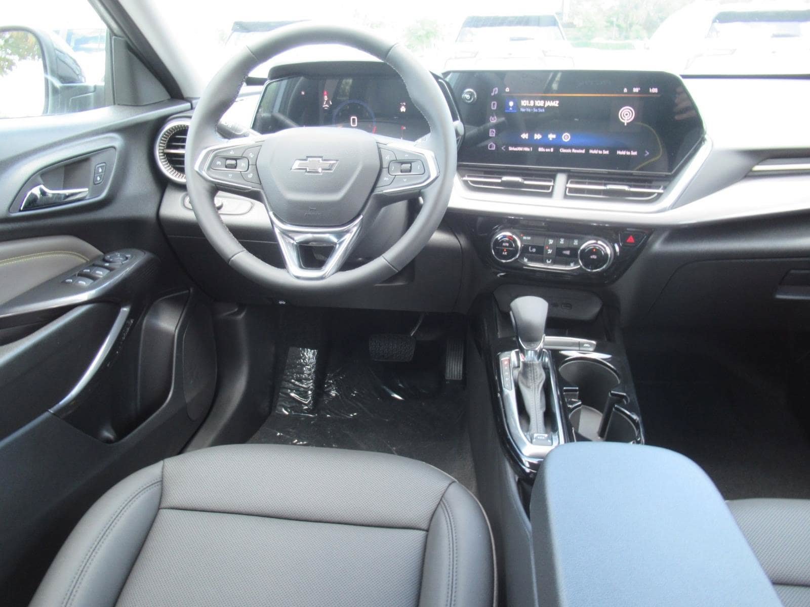 New 2026 Chevrolet Trax ACTIV w/ Driver Confidence Package FWD image 13