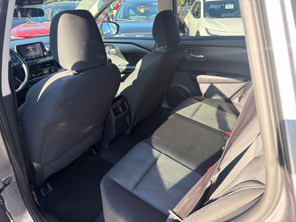 Used 2025 Nissan Rogue SV AWD/4WD image 19