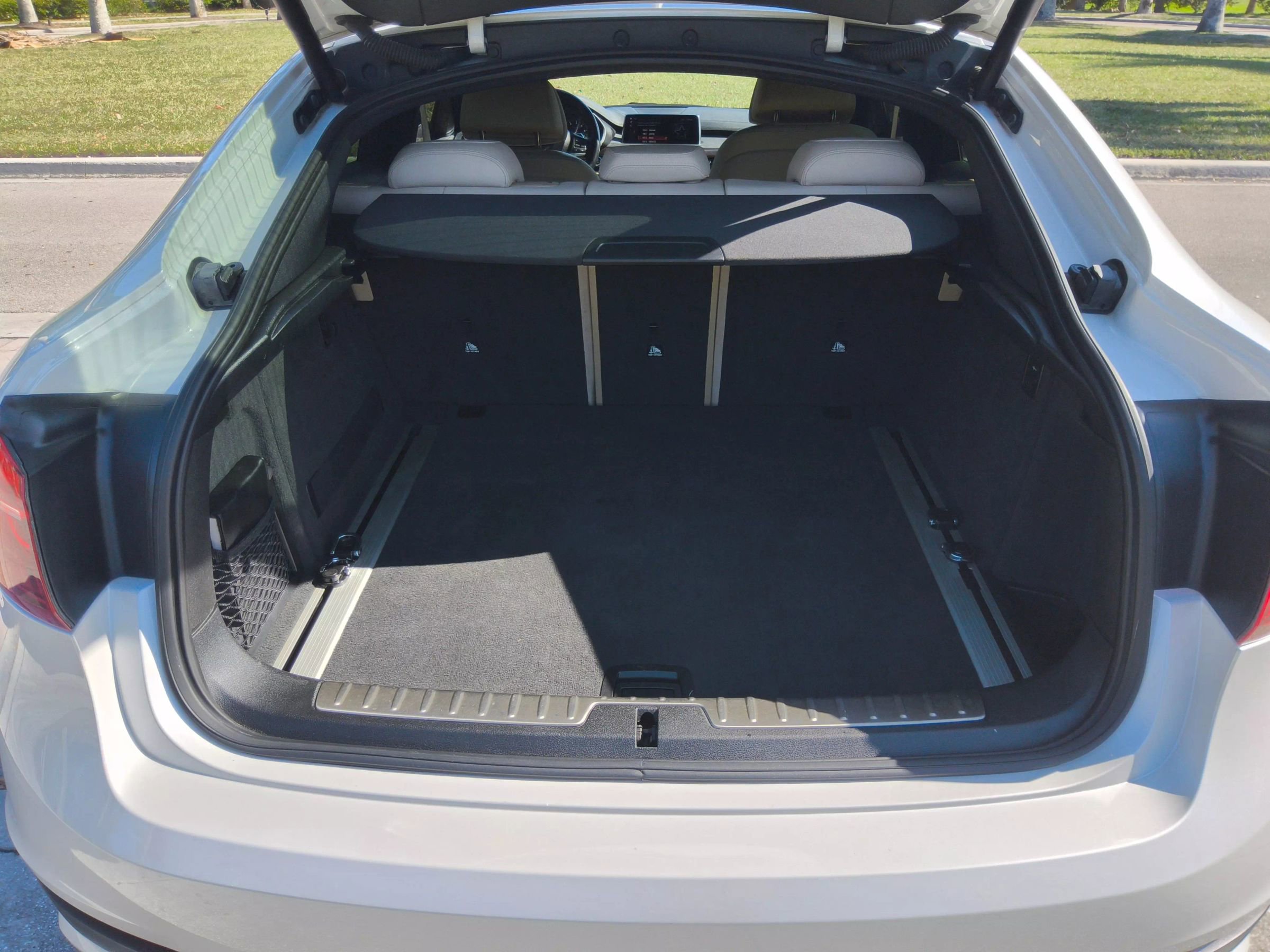 Used 2018 BMW X6 xDrive50i w/ Premium Package image 42