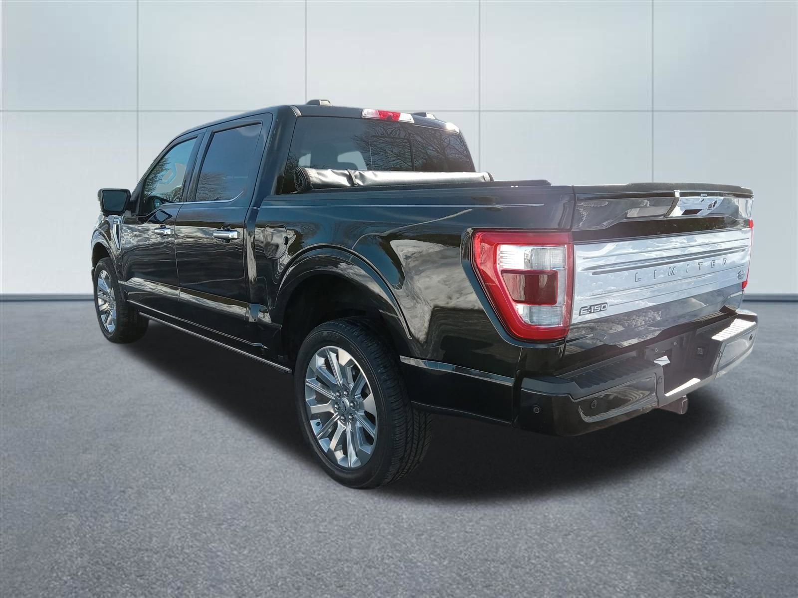 Used 2021 Ford F150 Limited image 3