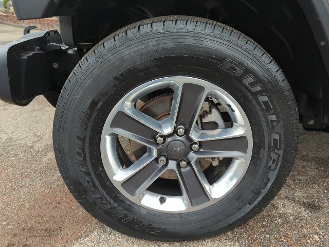 Used 2018 Jeep Wrangler Unlimited Sahara AWD/4WD image 23