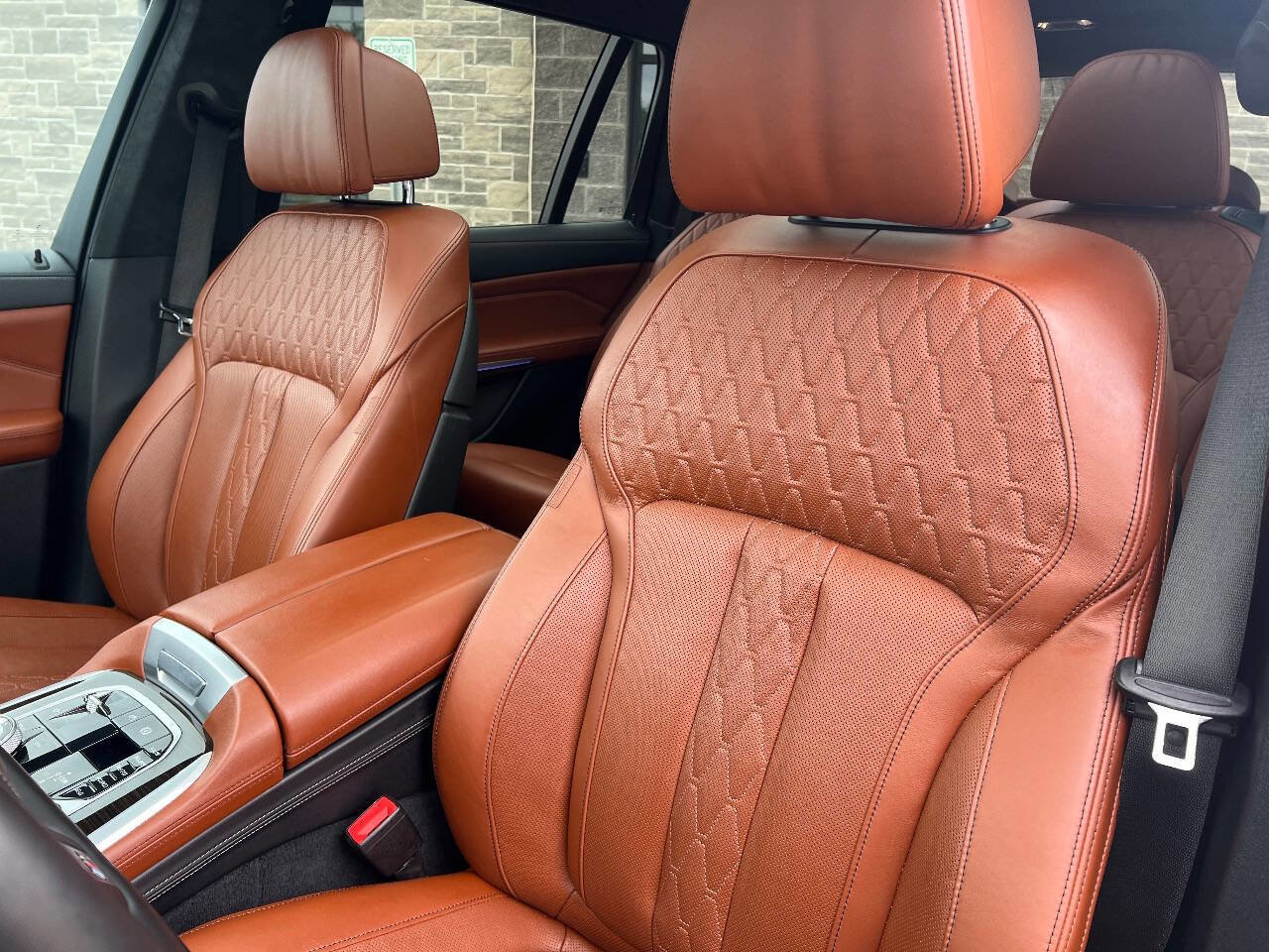 Used 2021 BMW X7 M50i w/ Executive Package image 23