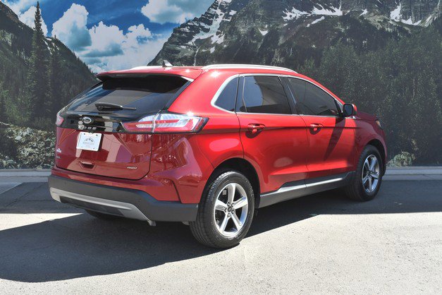 Used 2024 Ford Edge SEL w/ Convenience Package image 3