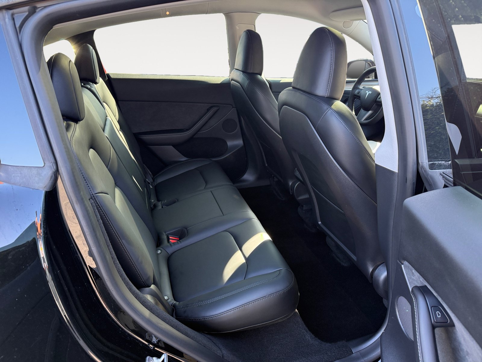 Used 2023 Tesla Model Y Long Range AWD/4WD image 18