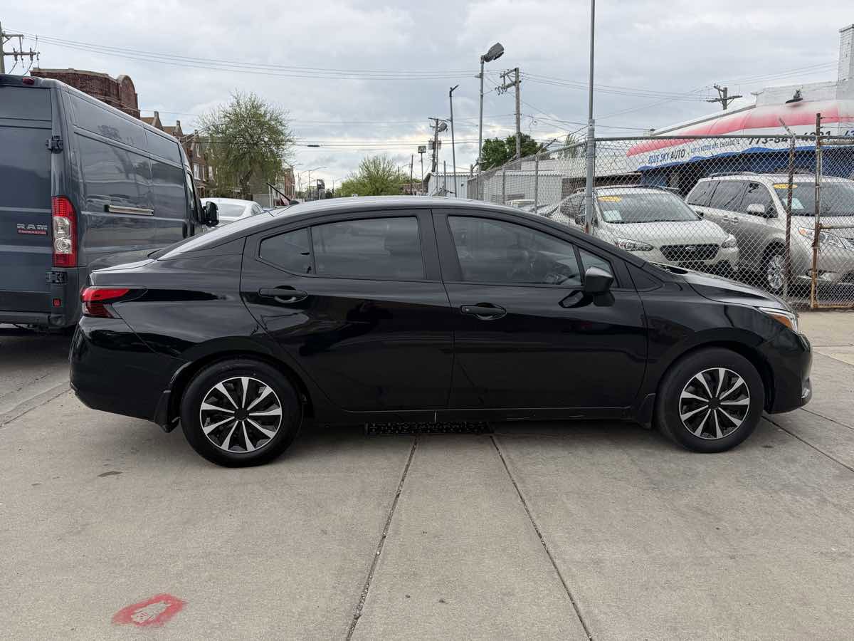 Used 2024 Nissan Versa S w/ Trunk Package FWD image 4