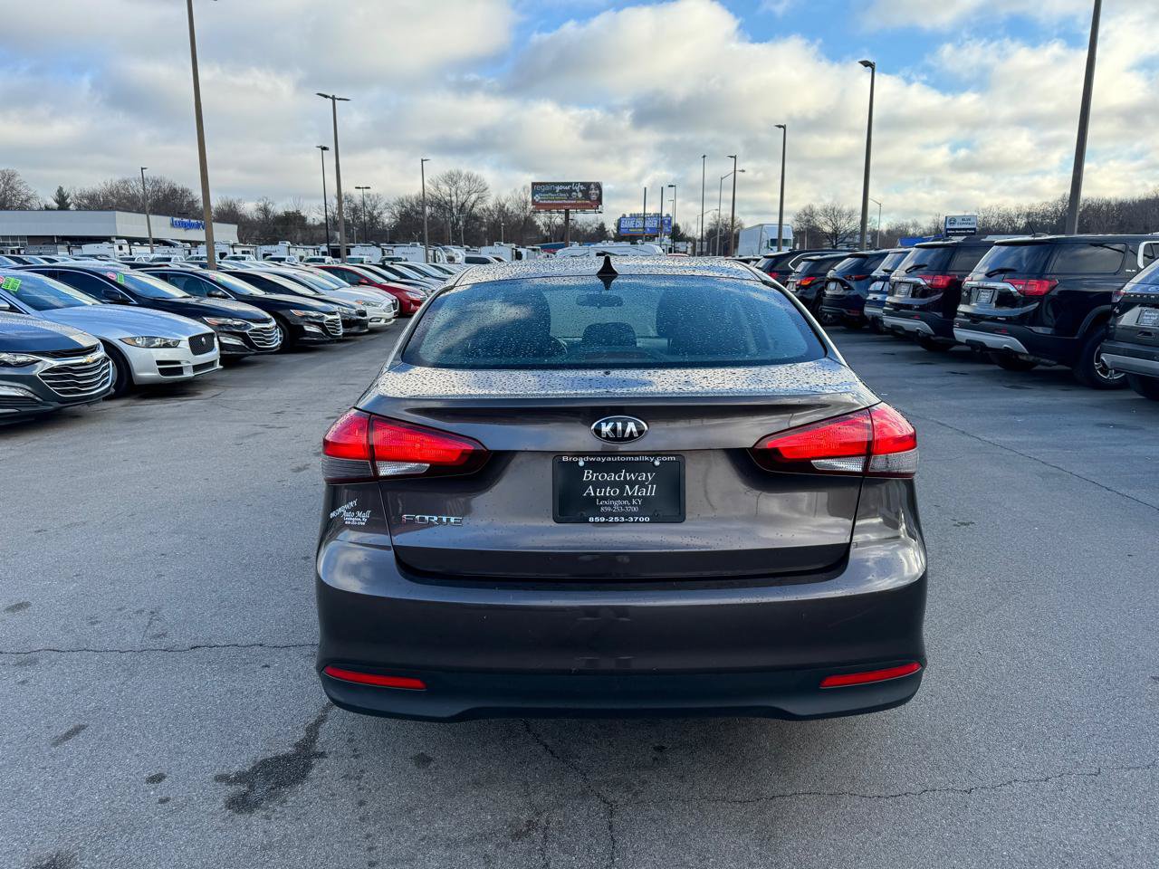 Used 2017 Kia Forte LX FWD image 4