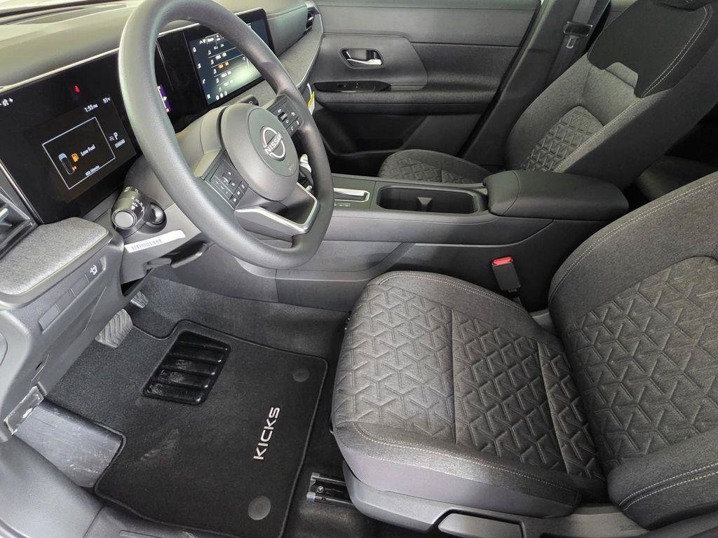 Used 2026 Nissan Kicks SV FWD image 6