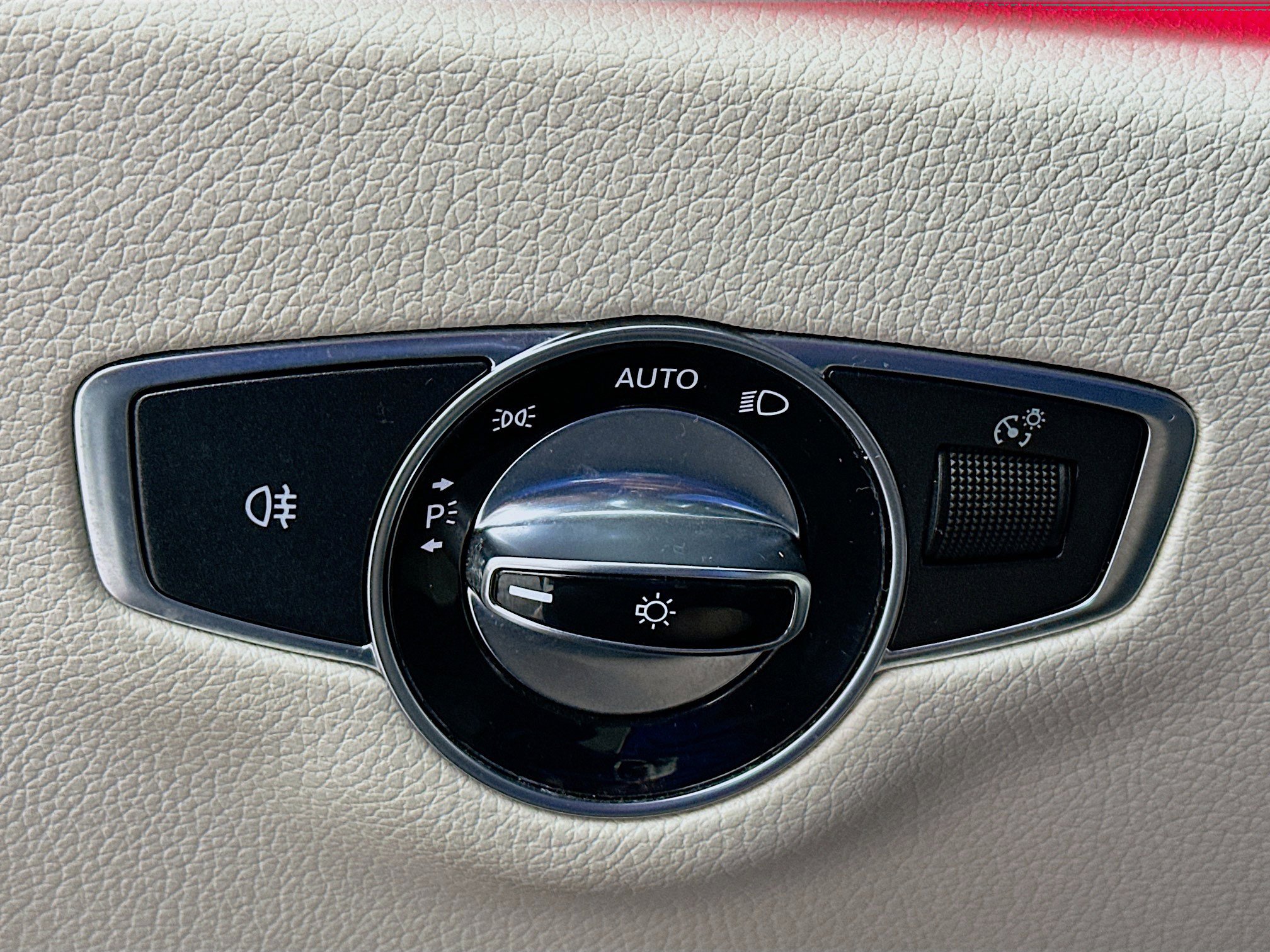 Used 2018 Mercedes-Benz E 300 image 17