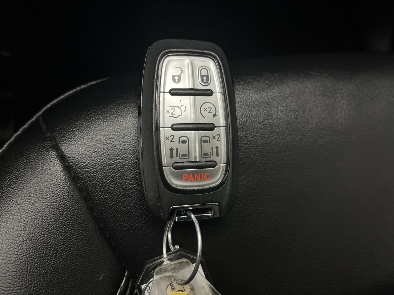 Used 2025 Chrysler Pacifica Select FWD image 27