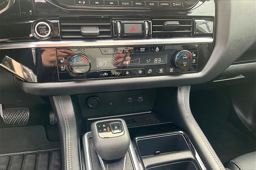 Used 2024 Nissan Pathfinder Platinum w/ Cargo Package image 32