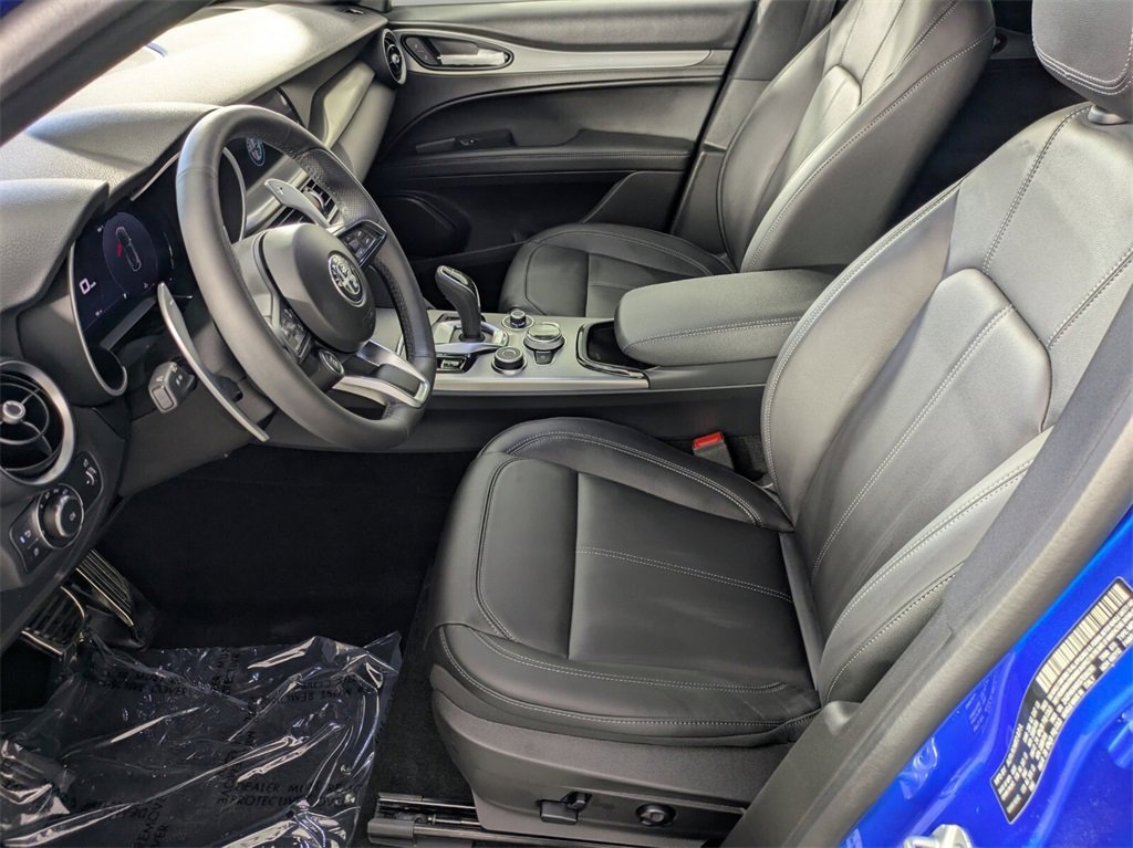 New 2025 Alfa Romeo Stelvio Sprint image 9