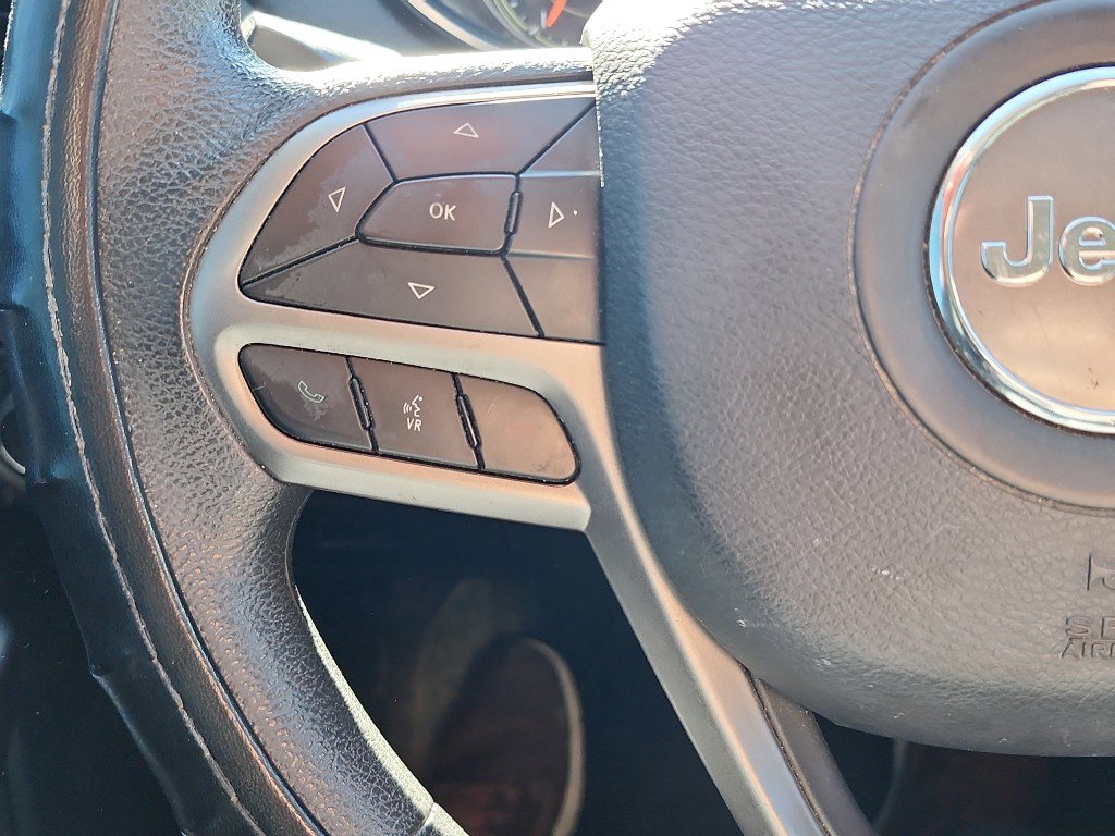 Used 2019 Jeep Cherokee Latitude w/ Popular Appearance Group image 22