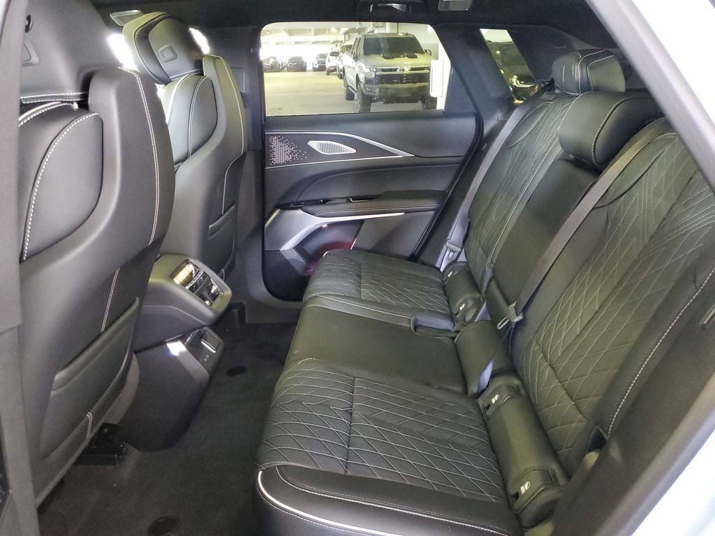 New 2026 Cadillac Lyriq V w/ Exterior Carbon Fiber Package AWD/4WD image 11