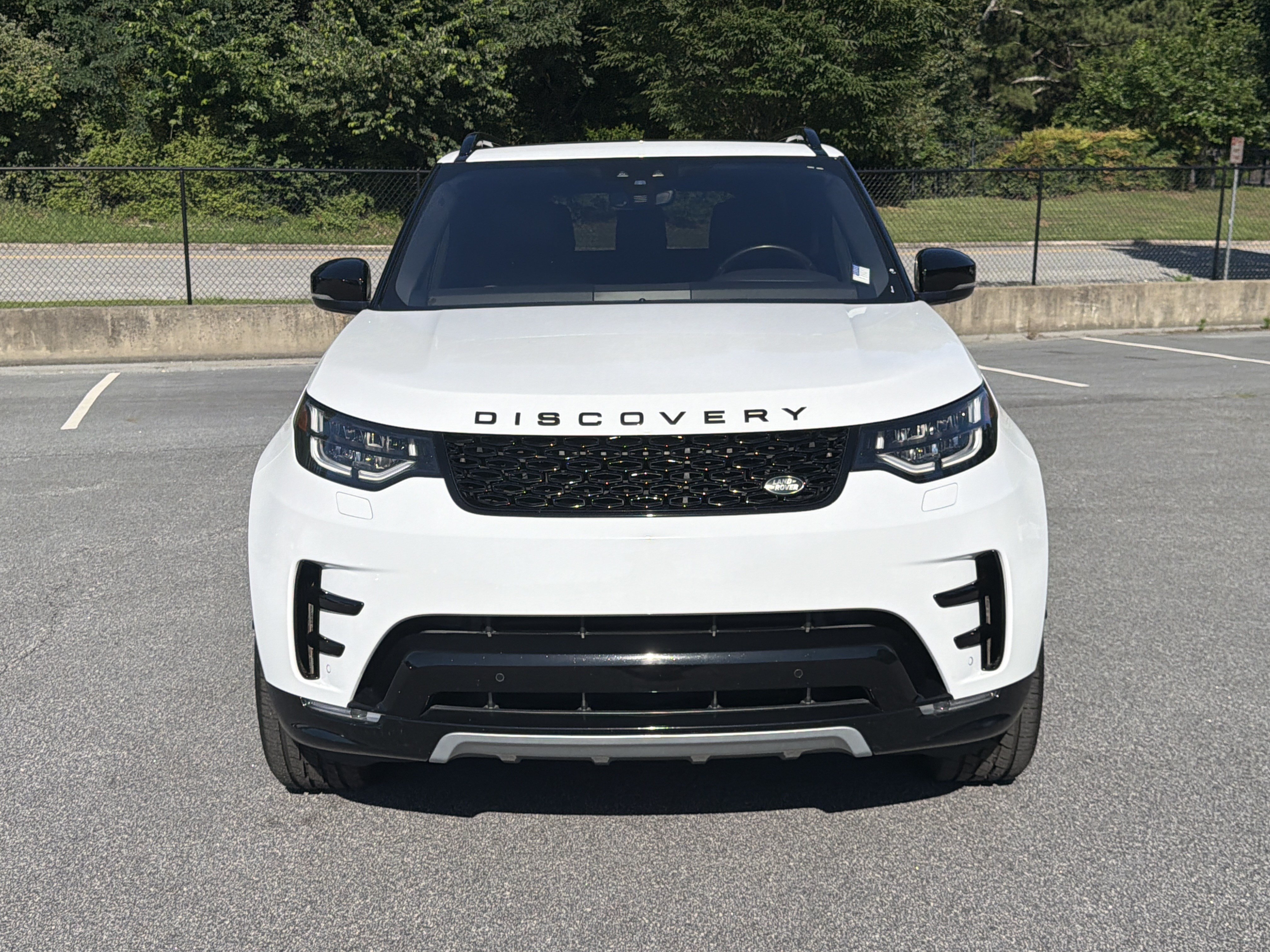 Used 2020 Land Rover Discovery Landmark AWD/4WD image 2