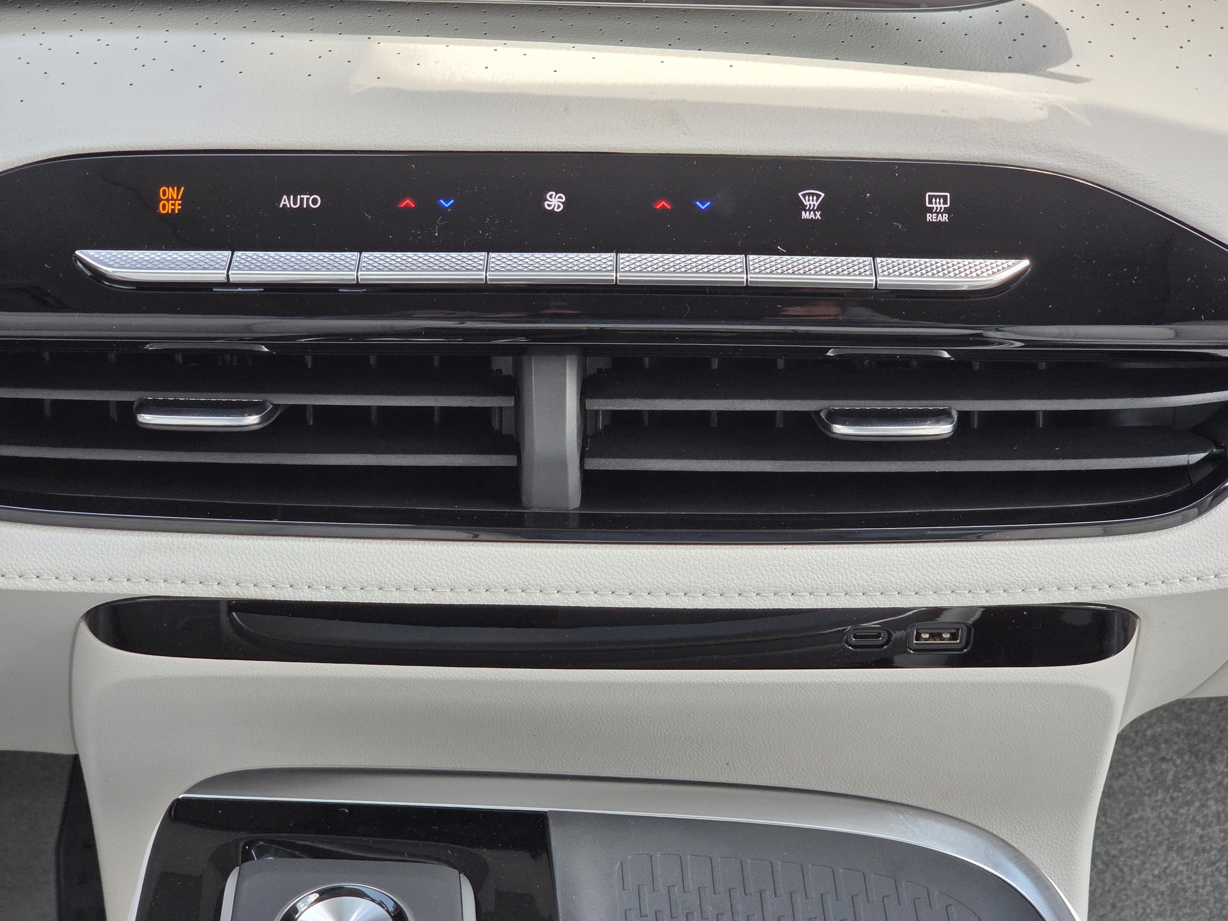 New 2027 Buick Enclave Avenir FWD image 13