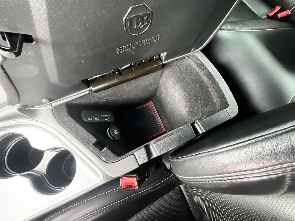 Used 2016 Dodge Challenger SRT Hellcat image 29