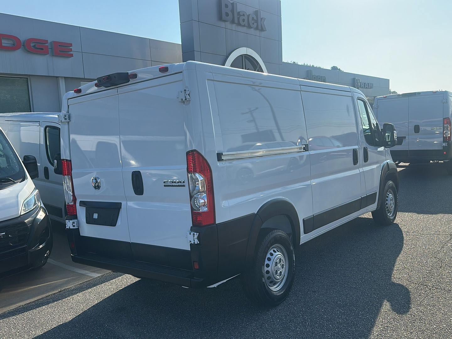 New 2025 RAM ProMaster 2500 w/ Convenience Group FWD image 6