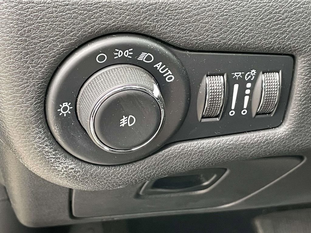 Used 2021 Jeep Cherokee High Altitude image 18