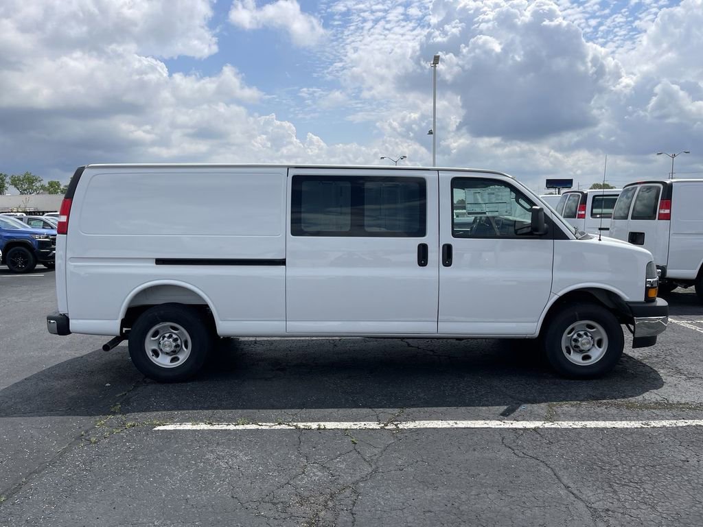 New 2025 Chevrolet Express 3500 Extended w/ Driver Convenience Package image 5