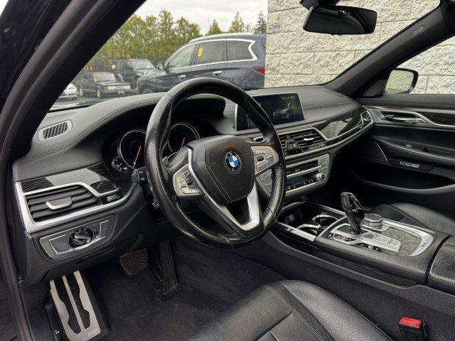 Used 2017 BMW 740i RWD image 9