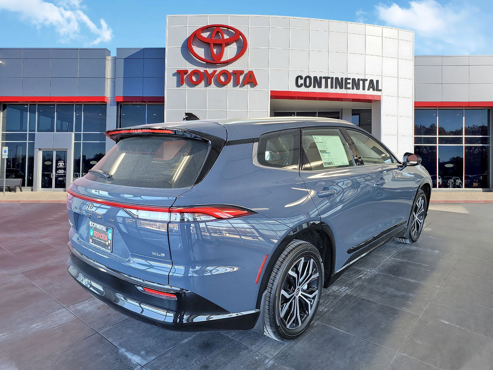 New 2026 Toyota Crown Signia XLE image 5