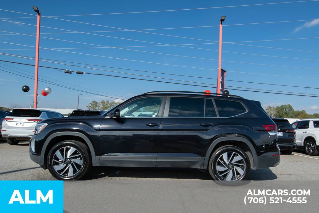 Used 2025 Volkswagen Atlas SE image 30
