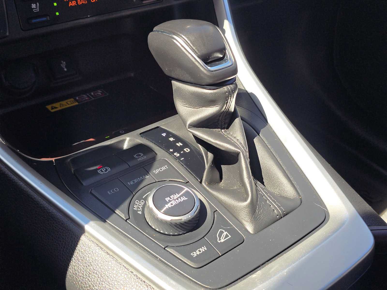 Certified 2022 Toyota RAV4 Limited AWD/4WD image 29