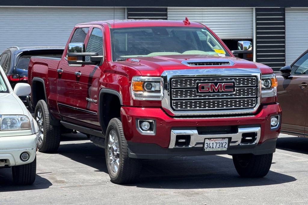Used 2018 GMC Sierra 2500 Denali w/ Duramax Plus Package AWD/4WD image 2