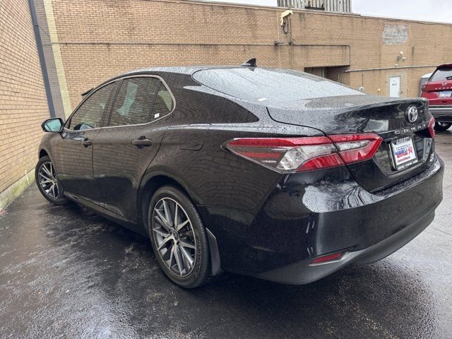 Used 2024 Toyota Camry XLE w/ Cold Weather Package image 15