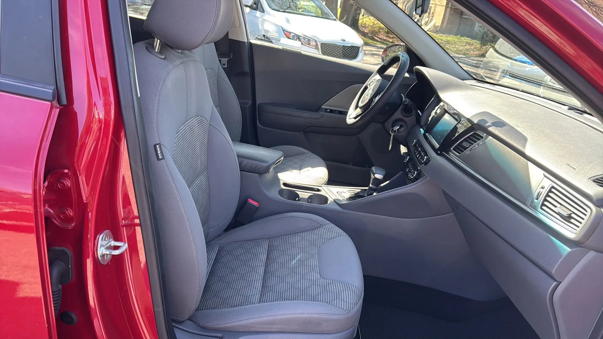 Used 2019 Kia Niro FE image 11