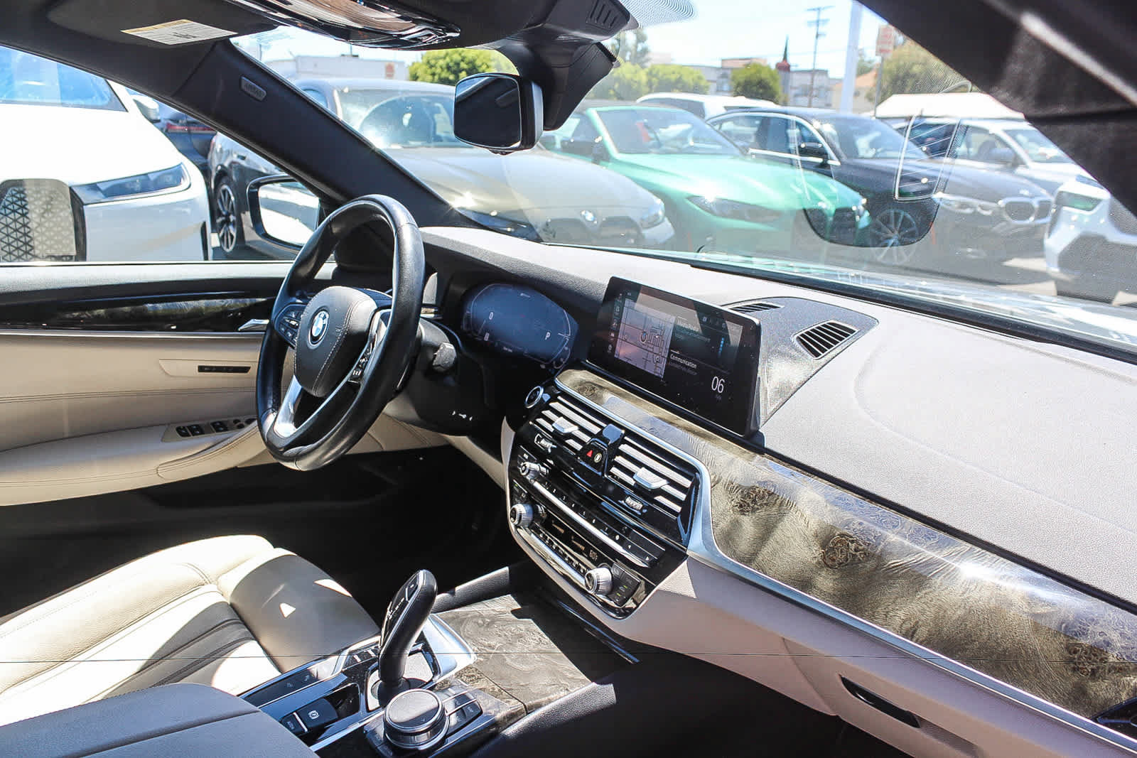 Used 2020 BMW 530e xDrive AWD/4WD image 15