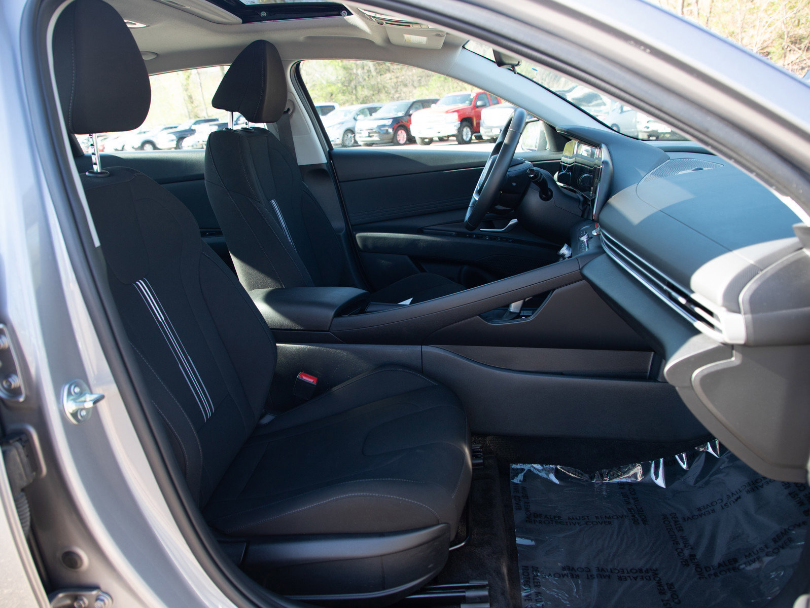 Used 2025 Hyundai Elantra SEL FWD image 11